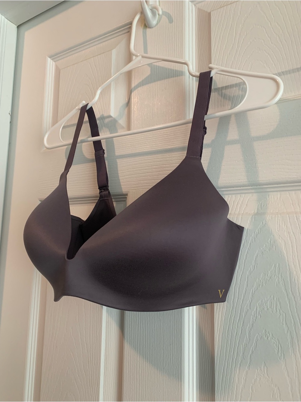 Victoria's Secret Wireless lightly lined Seamless Bra in Deep Charcoal